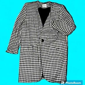 Vintage jacket ready to feel alive and loved 🥰 #retro #vintage